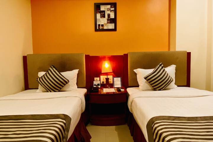 Room 5 of 28