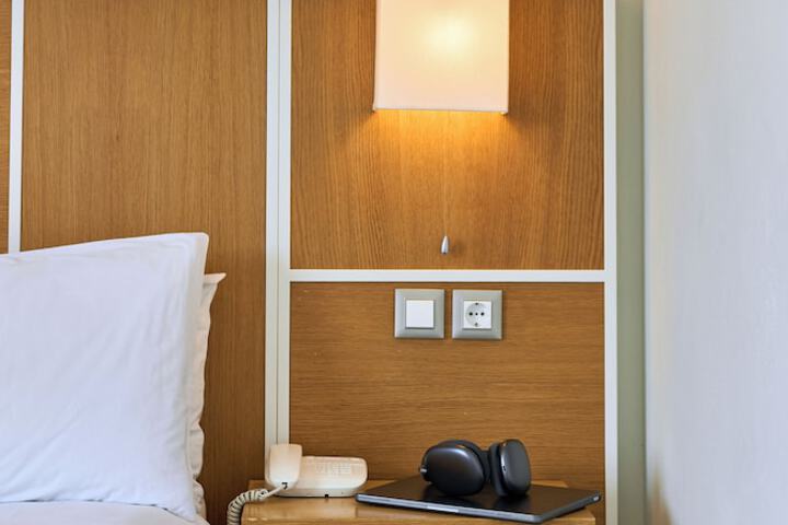 Room 70 of 141