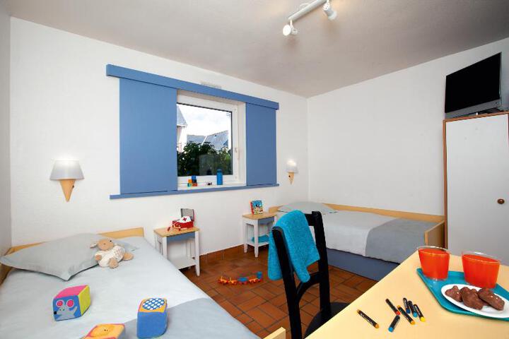 Room 9 of 10