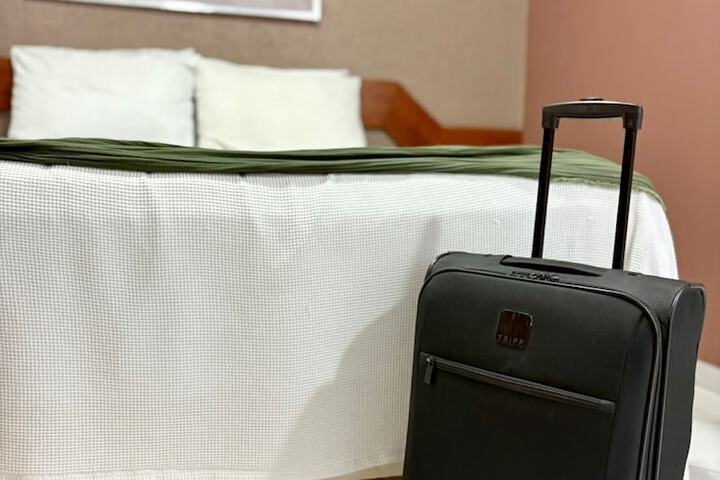 Room 3 of 44
