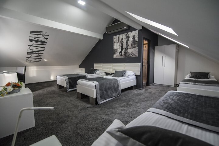 Room 5 of 60