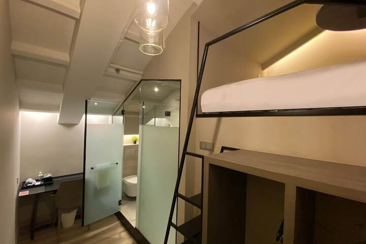 Room 21 of 85