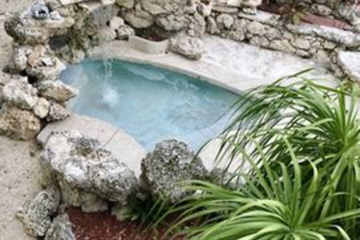 Pool 19 of 25