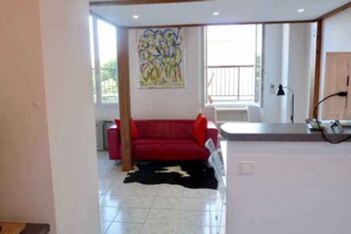 Room 11 of 28