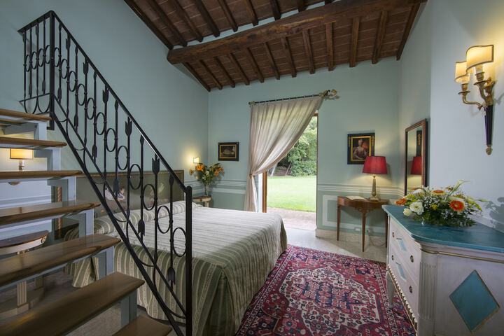 Room 9 of 20