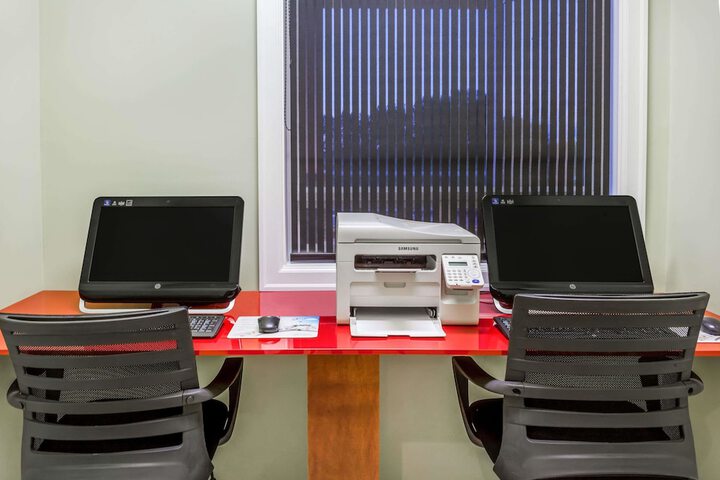 Business Center 29 of 31
