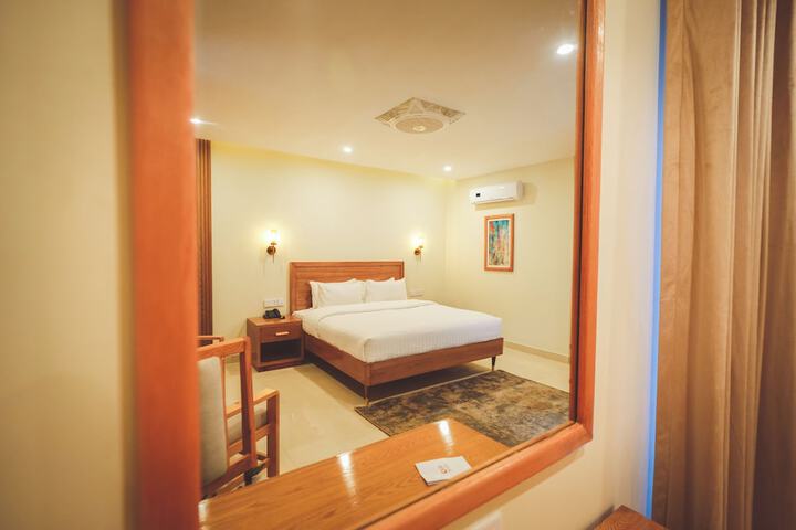 Room 14 of 37