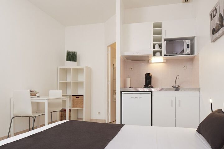 Room 9 of 30