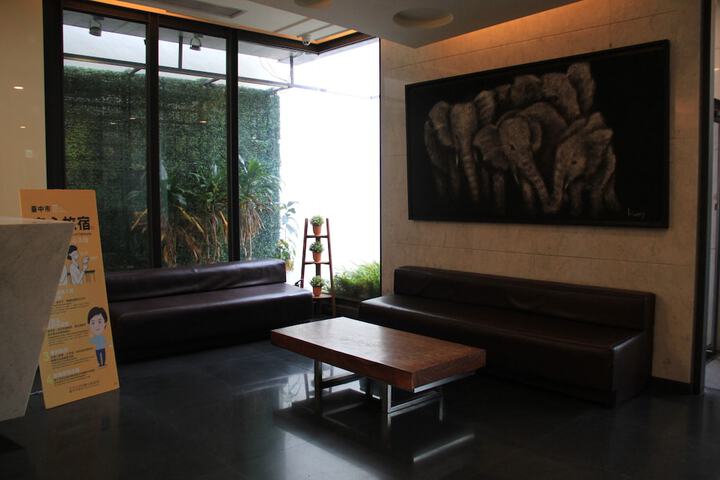 Hotel Interior 7 of 38