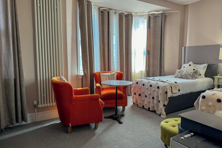 Room 23 of 156