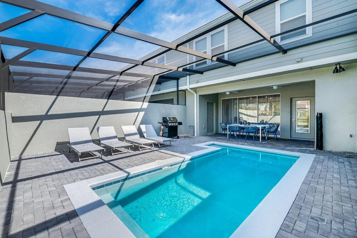 Pool 15 of 25