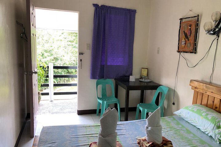 Room 8 of 32