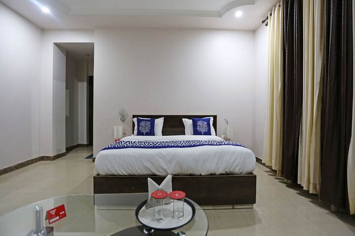 Room 9 of 20
