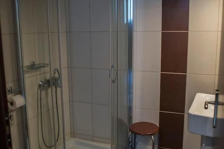 Room 17 of 25
