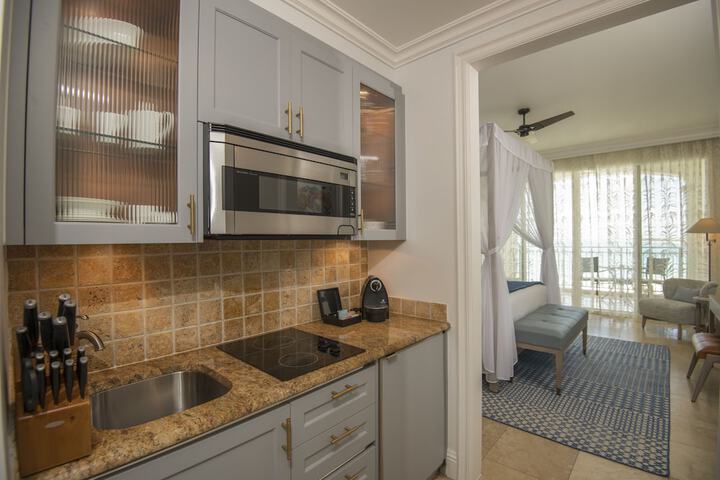 Private kitchenette