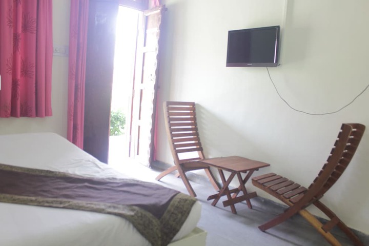 Room 12 of 32