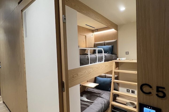 Room 10 of 22