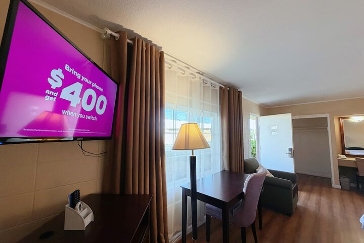 Room 32 of 43