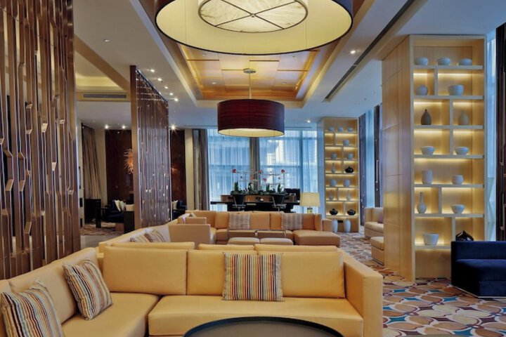 Entrance & Lobby