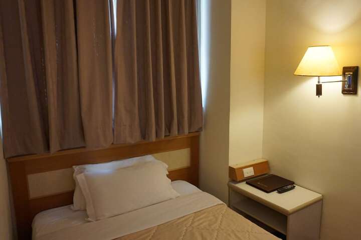 Room 39 of 64