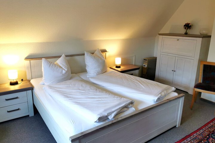 Room 28 of 52