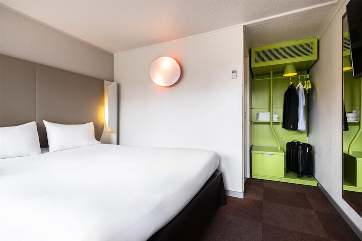 Room 3 of 36