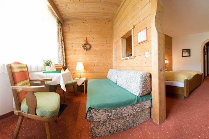 Room 5 of 47