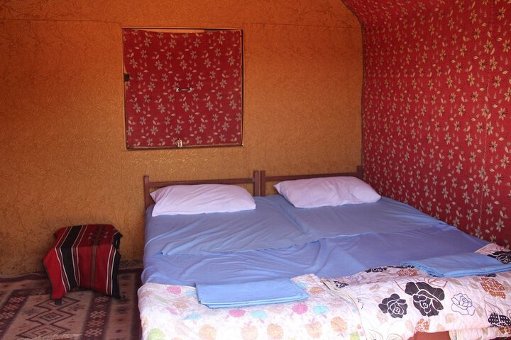 Room 5 of 11