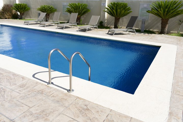 Hotel with Pool