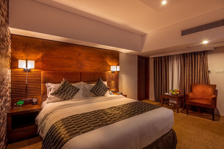 Room 10 of 72