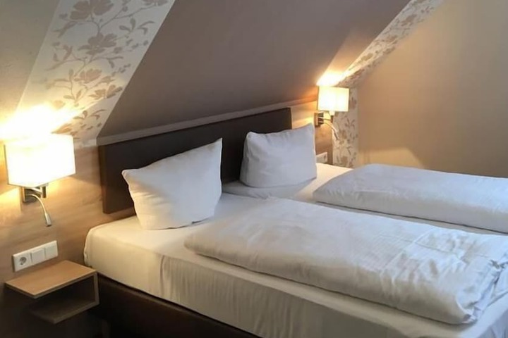 Room 12 of 47