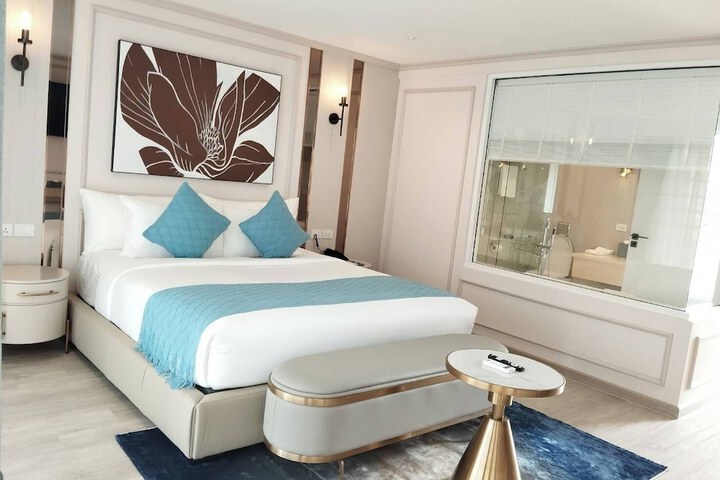 Room 73 of 171