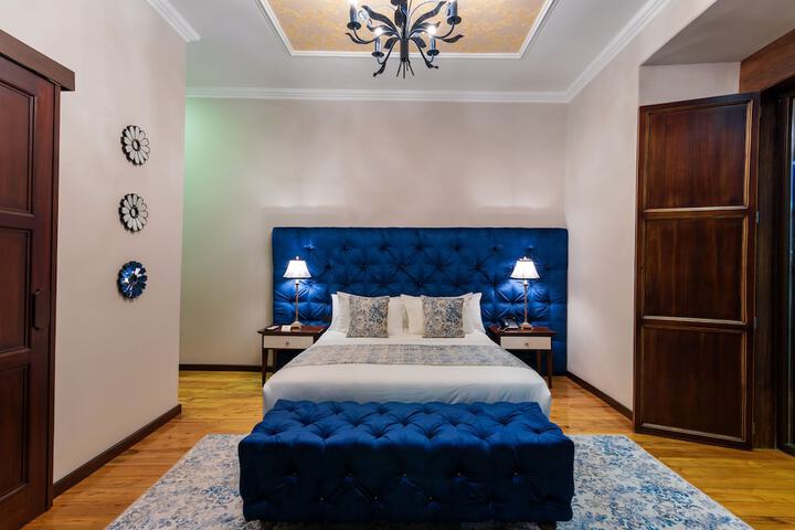 Room 37 of 74