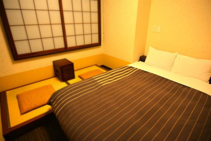 Room 4 of 64