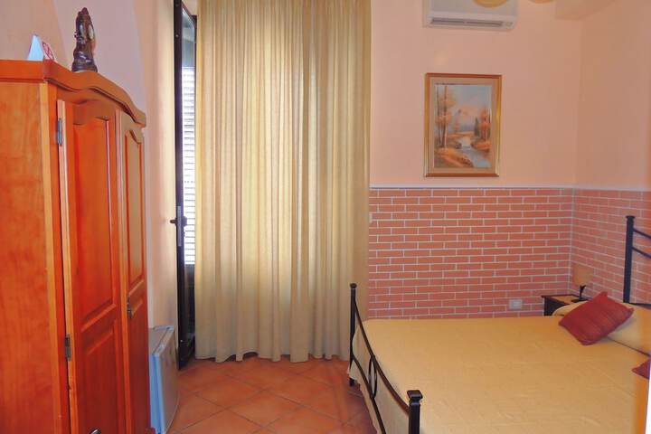 Room 7 of 53