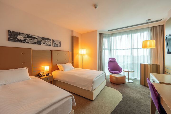 Room 14 of 94