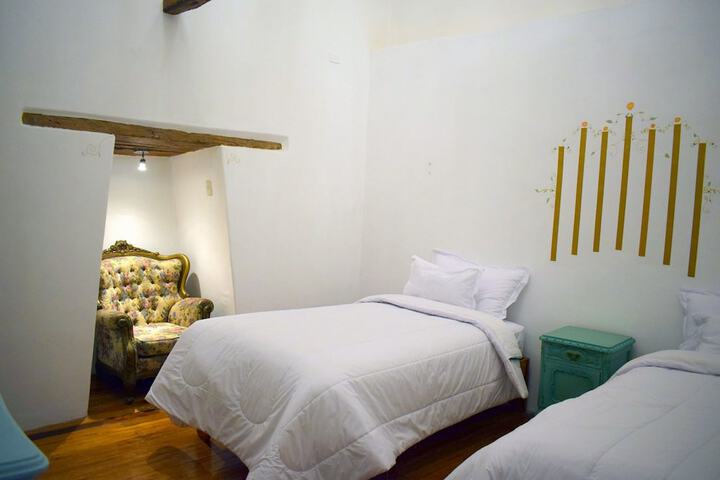 Room 10 of 36