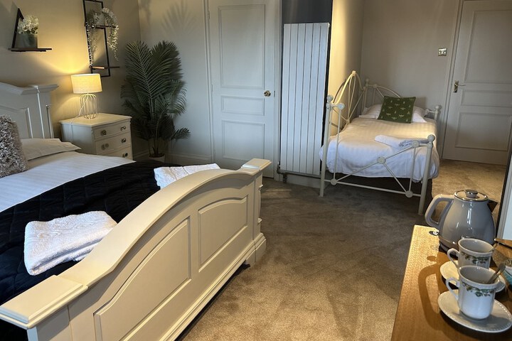 Room 17 of 36