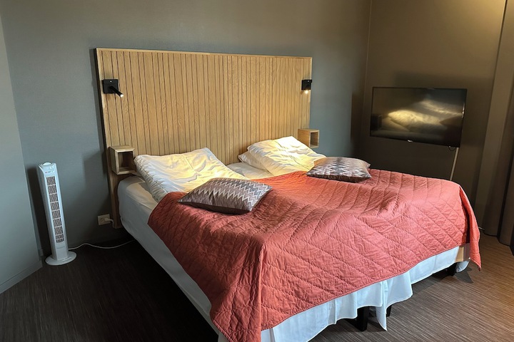 Room 17 of 46