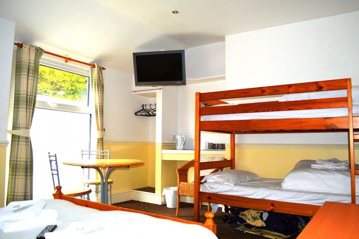 Room 16 of 47
