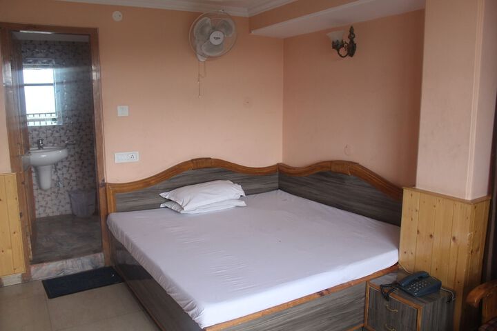 Room 4 of 24