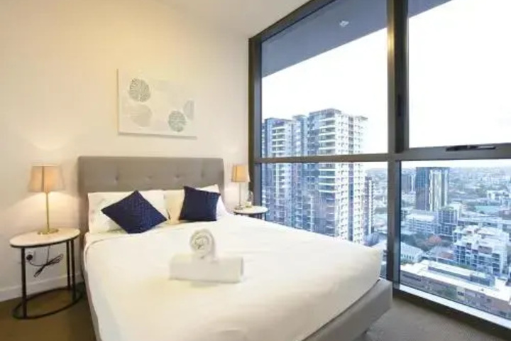 Room 2 of 8