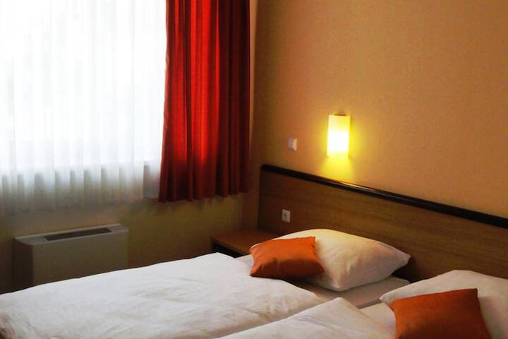 Room 12 of 47