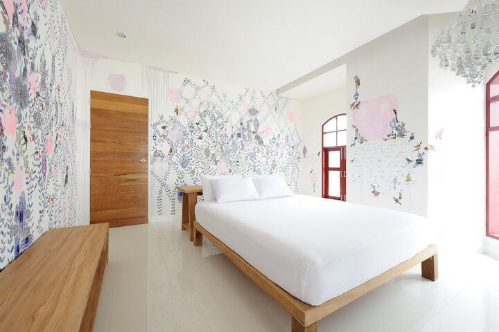 Room 16 of 86