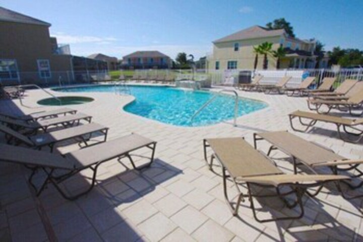 Pool 40 of 84