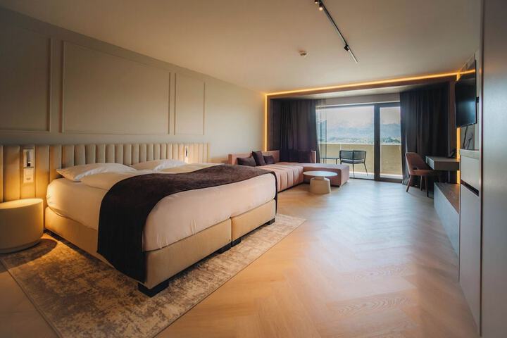 Room 21 of 63