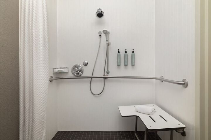 Room 18 of 37