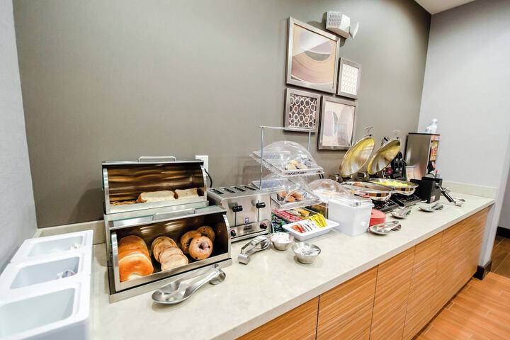 Breakfast/Coffee Service 25 of 34