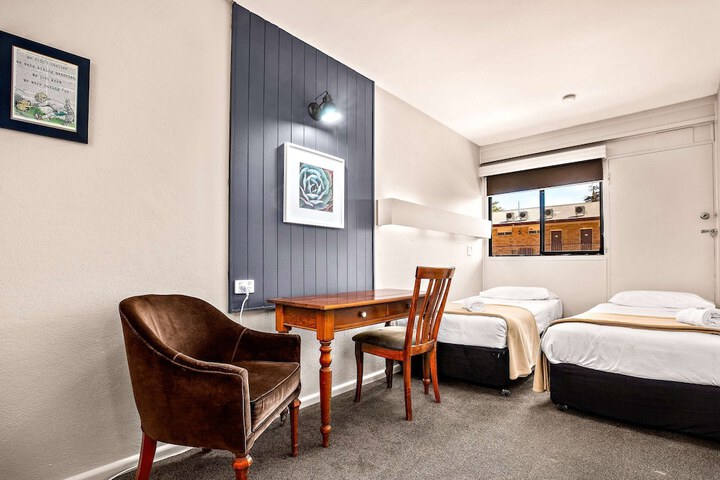 Room 11 of 25