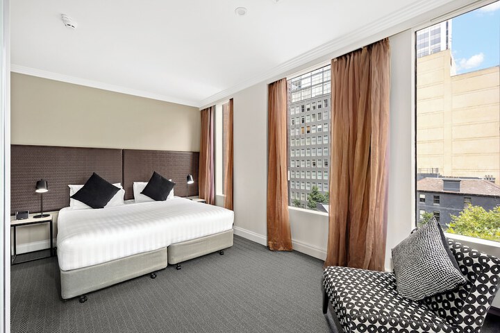 Room 8 of 37